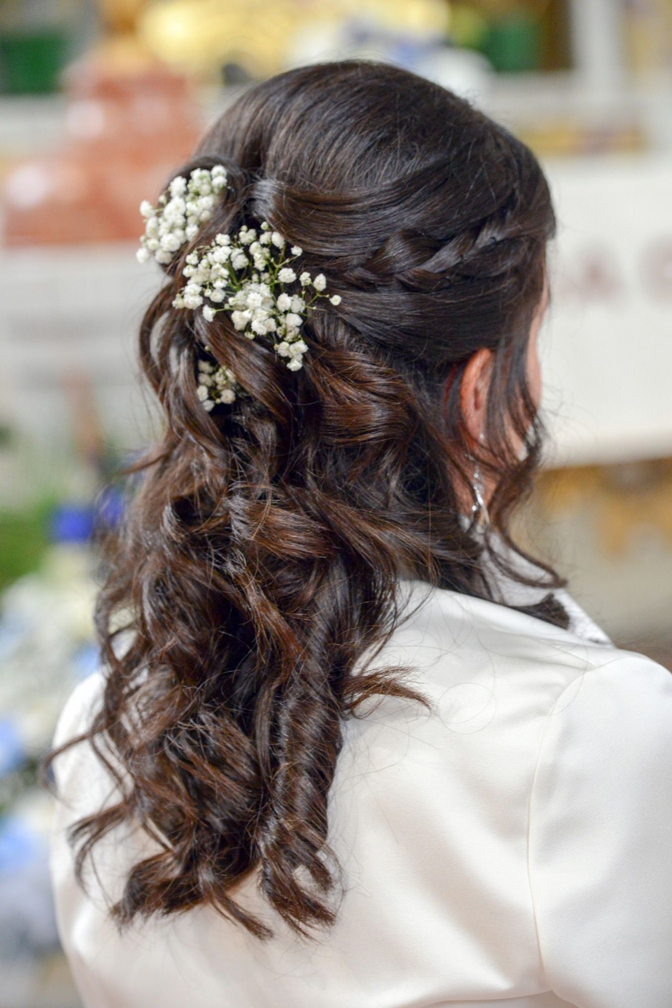 Acconciatura da sposa con fiori